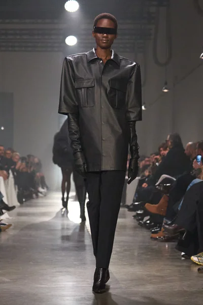 Look 12